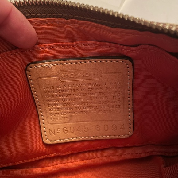 Vintage Coach wristlet with added unbranded chain to make it acrossbody - Picture 4 of 11